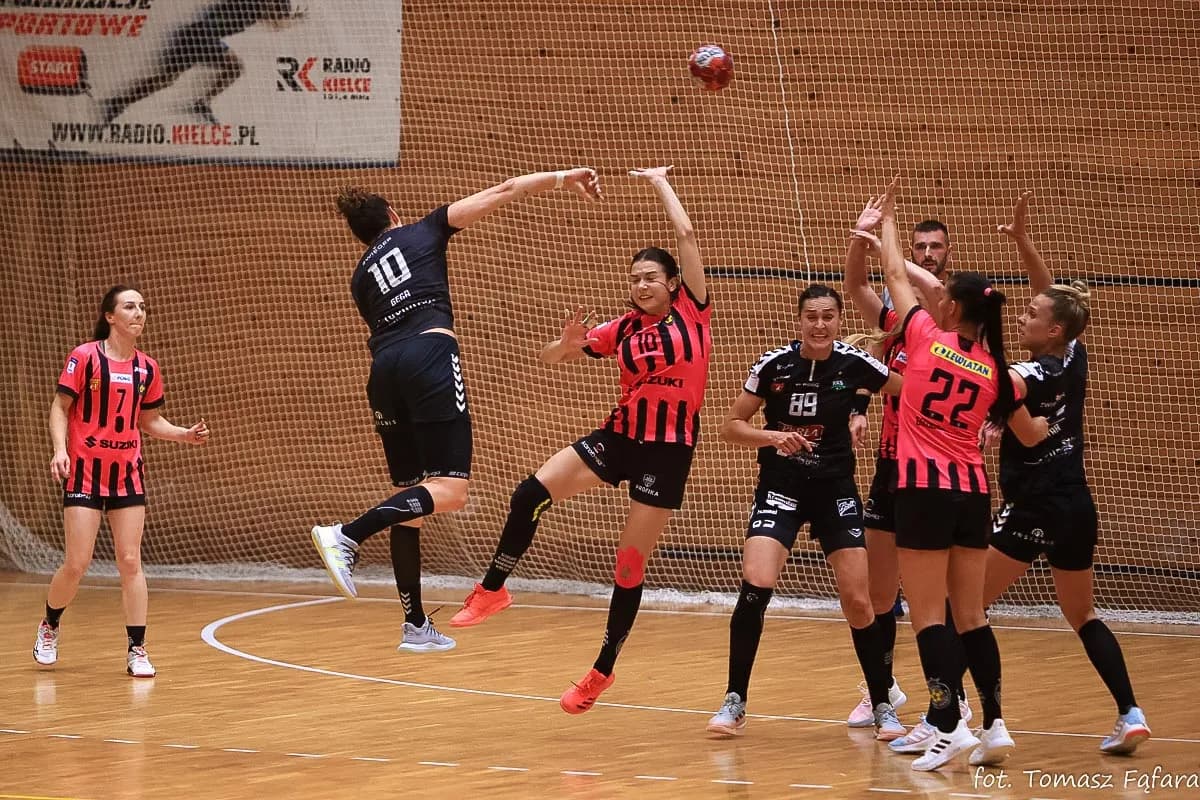 Suzuki Korona Handball Kielce – MKS Funfloor Perła Lublin 22:29