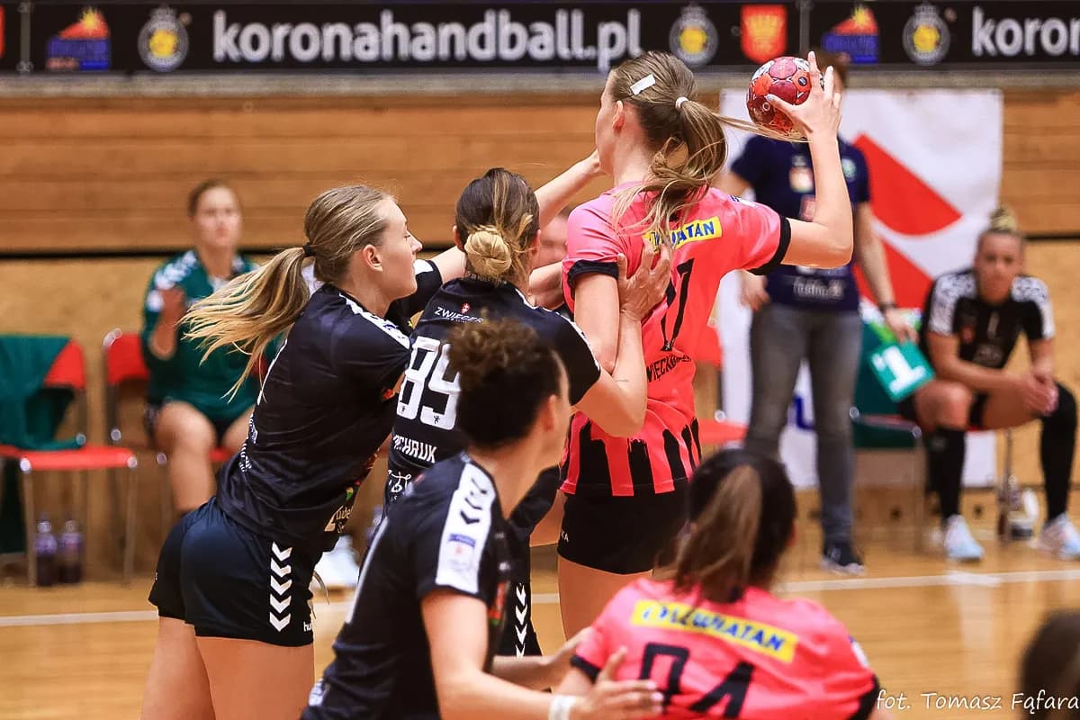 Suzuki Korona Handball Kielce – MKS Funfloor Perła Lublin 22:29
