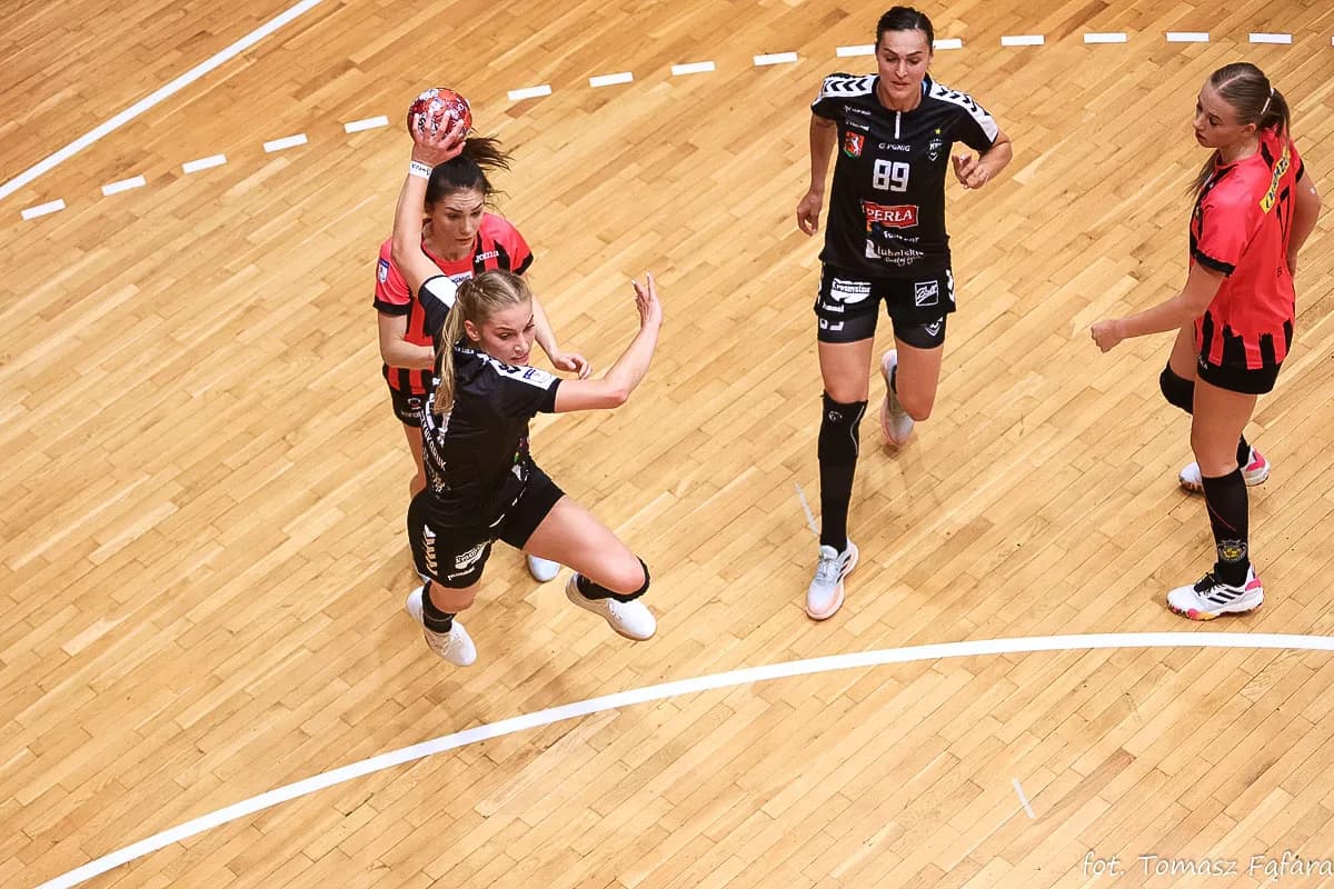 Suzuki Korona Handball Kielce – MKS Funfloor Perła Lublin 22:29
