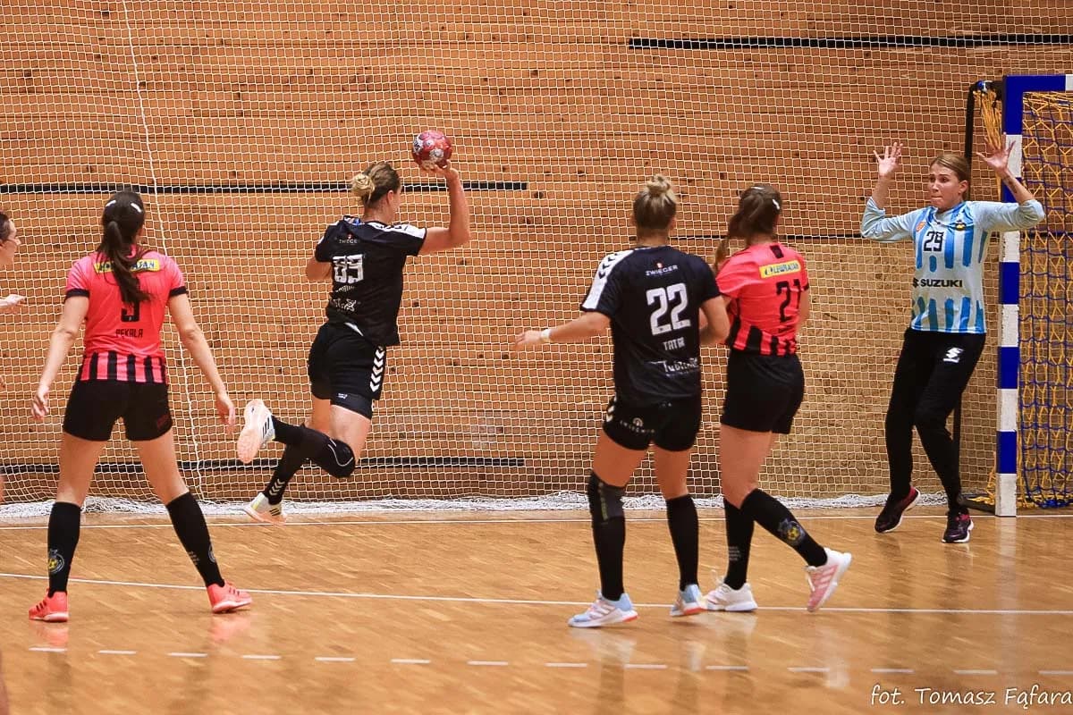 Suzuki Korona Handball Kielce – MKS Funfloor Perła Lublin 22:29