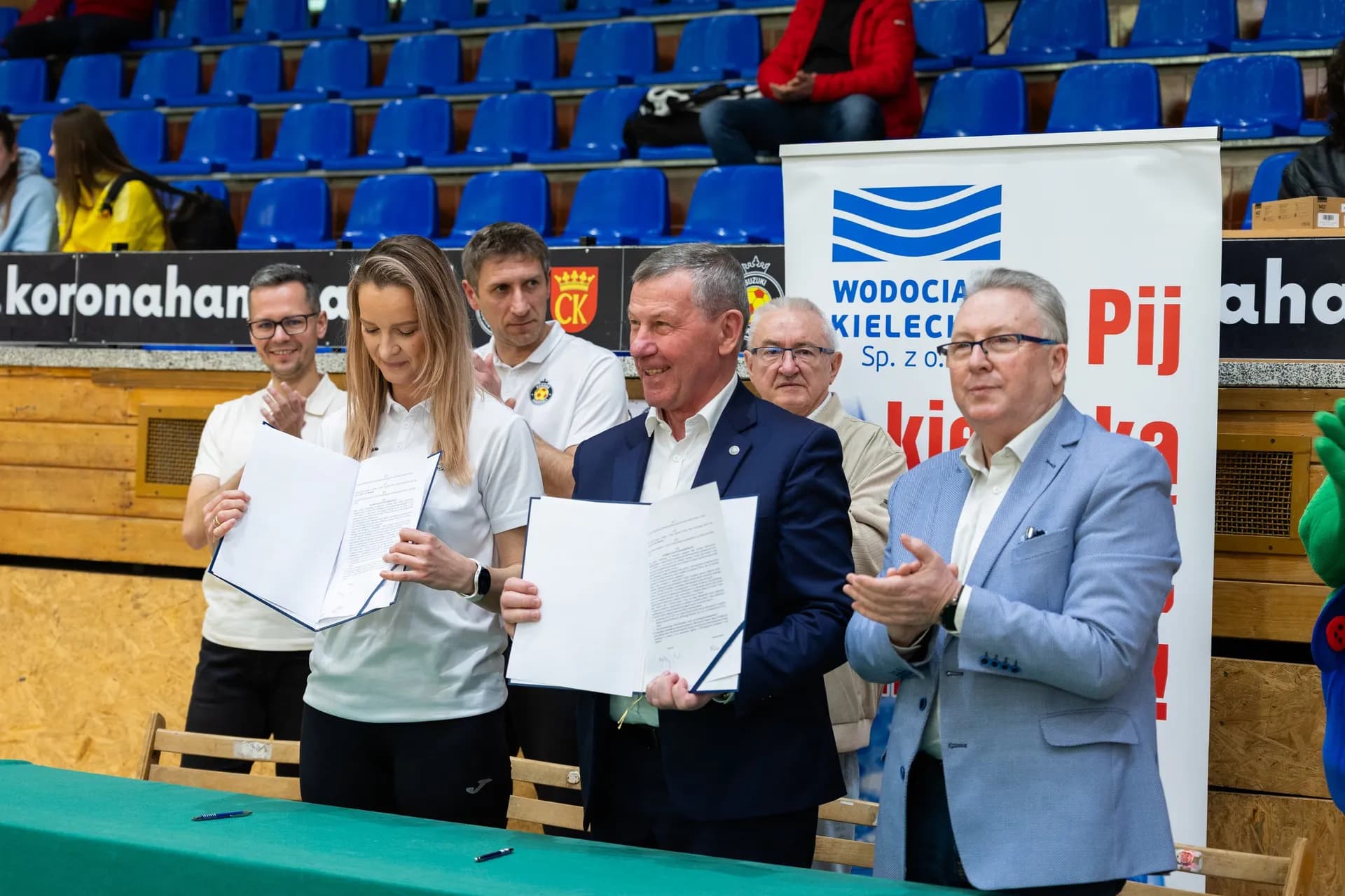 Zdjęcia z meczu Korona Handball – SPR Olkusz