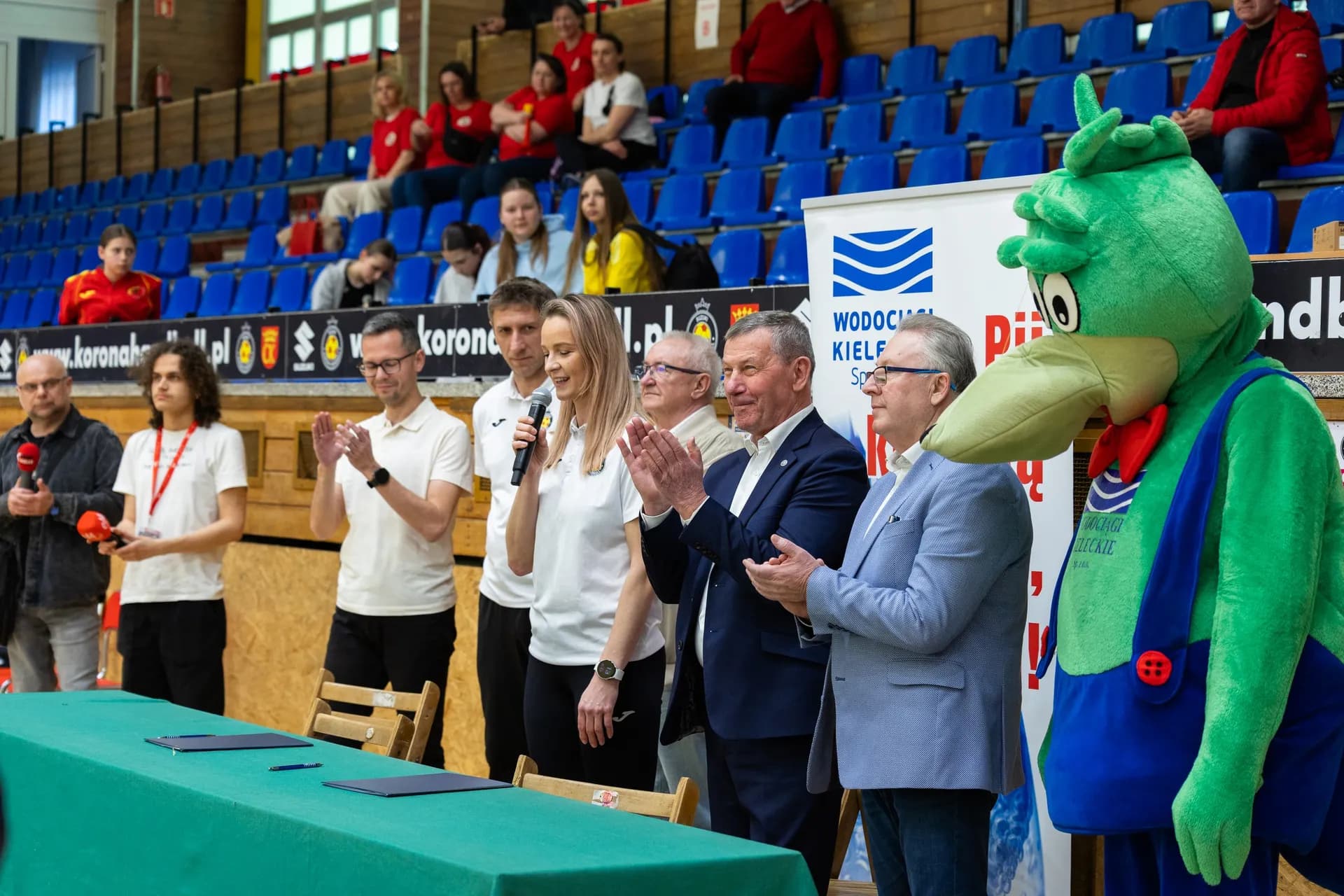 Zdjęcia z meczu Korona Handball – SPR Olkusz