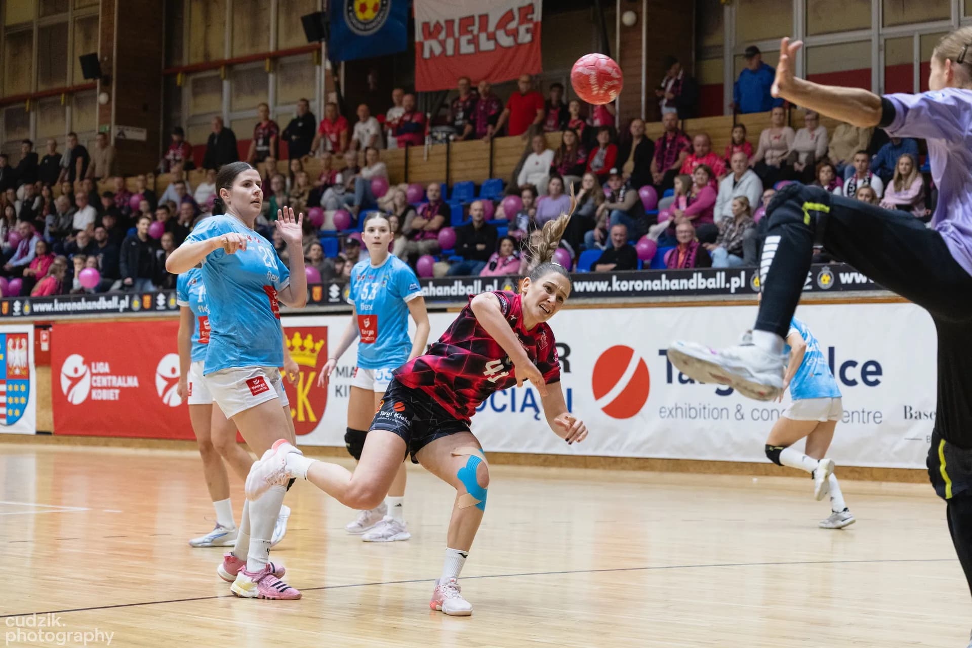 Zdjęcia z meczu Korona Handball Kielce – ENERGA Sambor Tczew