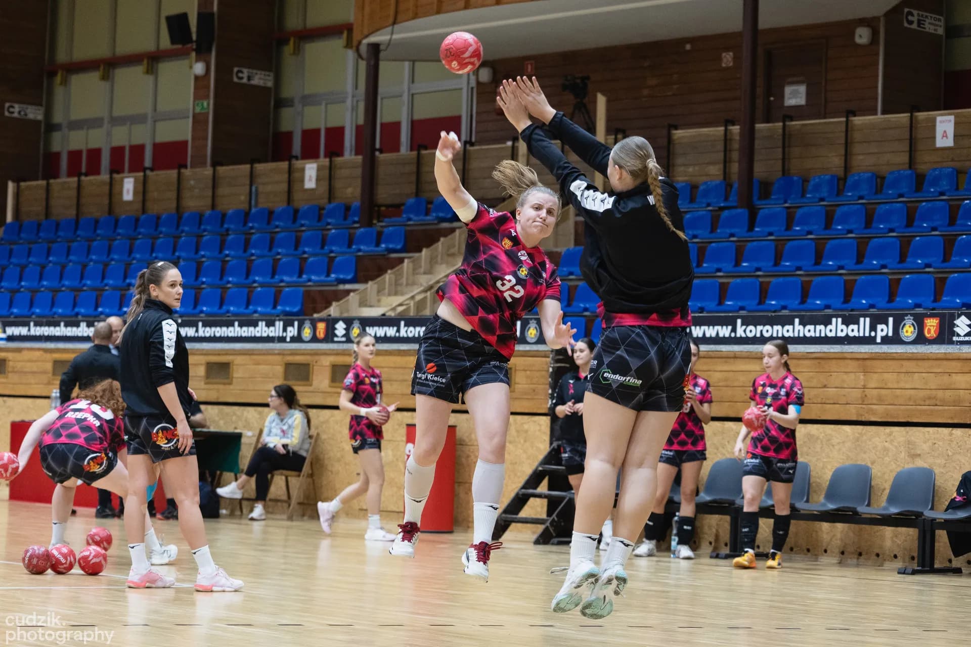 Zdjęcia z meczu Korona Handball Kielce – ENERGA Sambor Tczew