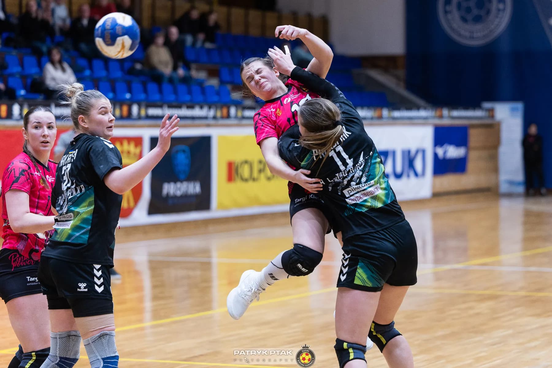 Galeria z meczu Suzuki Korona Handball Kielce – Galiczanka Lwów  fot. Patryk Ptak. Dziękujemy