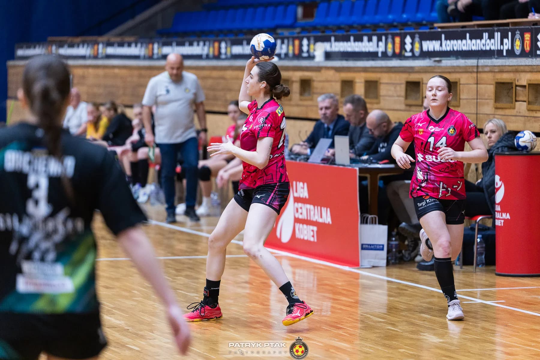 Galeria z meczu Suzuki Korona Handball Kielce – Galiczanka Lwów  fot. Patryk Ptak. Dziękujemy