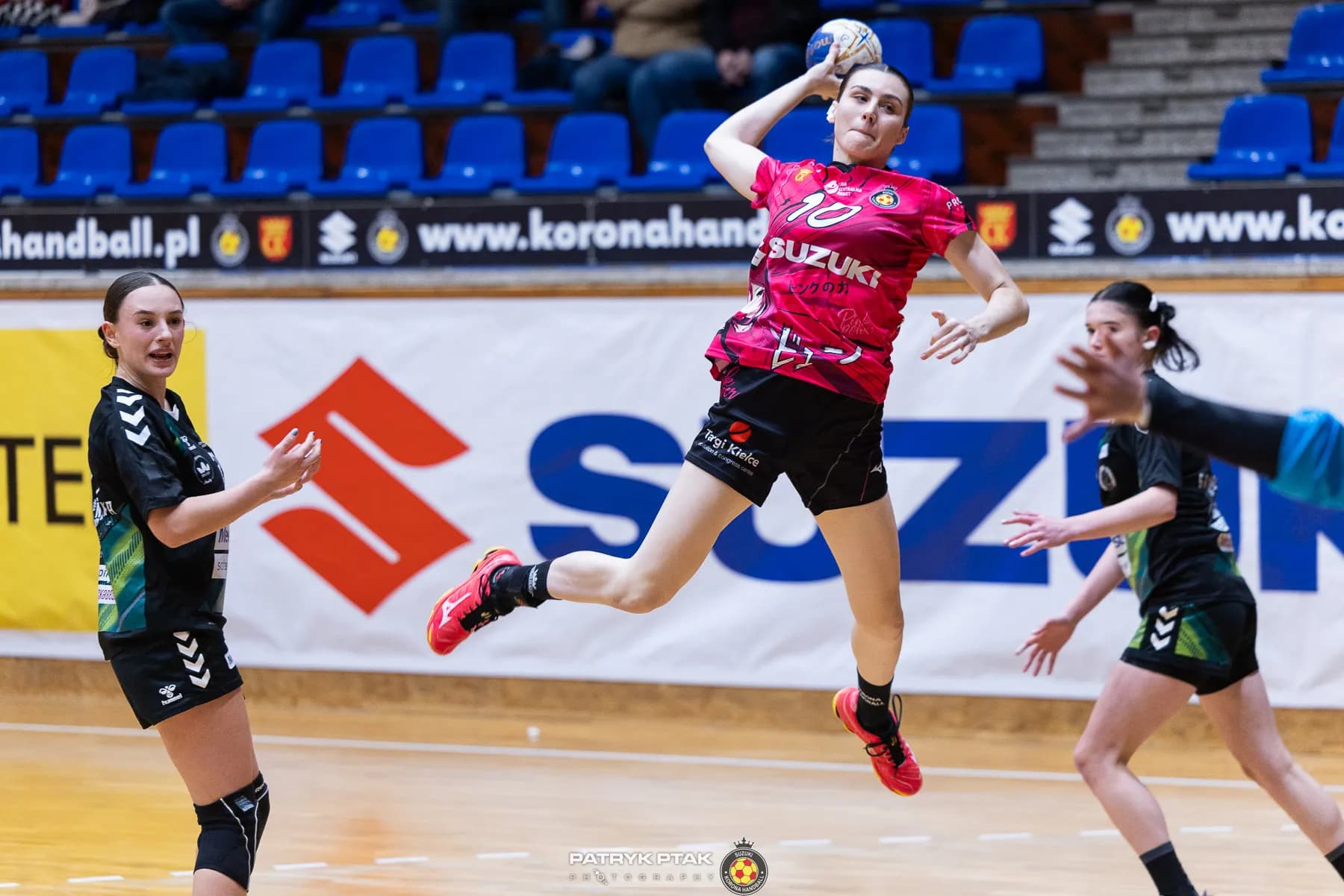 Galeria z meczu Suzuki Korona Handball Kielce – Galiczanka Lwów  fot. Patryk Ptak. Dziękujemy