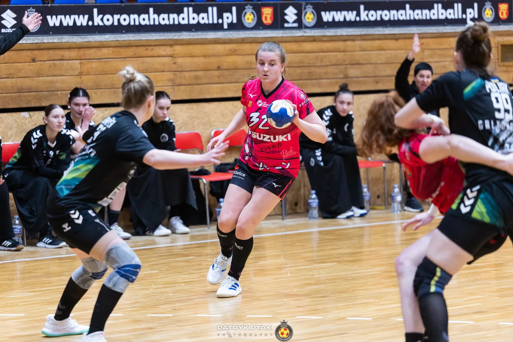 Galeria z meczu Suzuki Korona Handball Kielce – Galiczanka Lwów  fot. Patryk Ptak. Dziękujemy