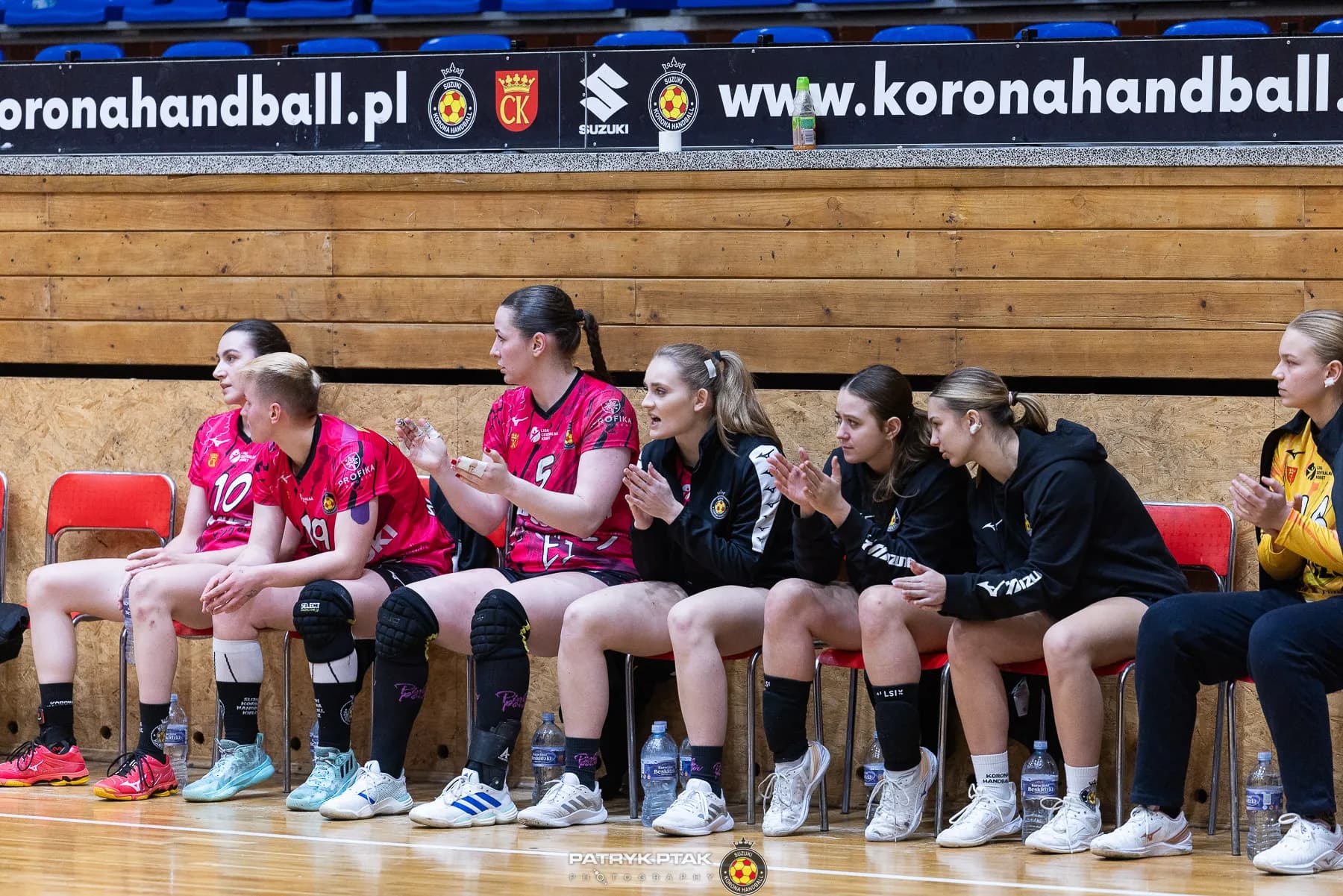 Galeria z meczu Suzuki Korona Handball Kielce – Galiczanka Lwów  fot. Patryk Ptak. Dziękujemy