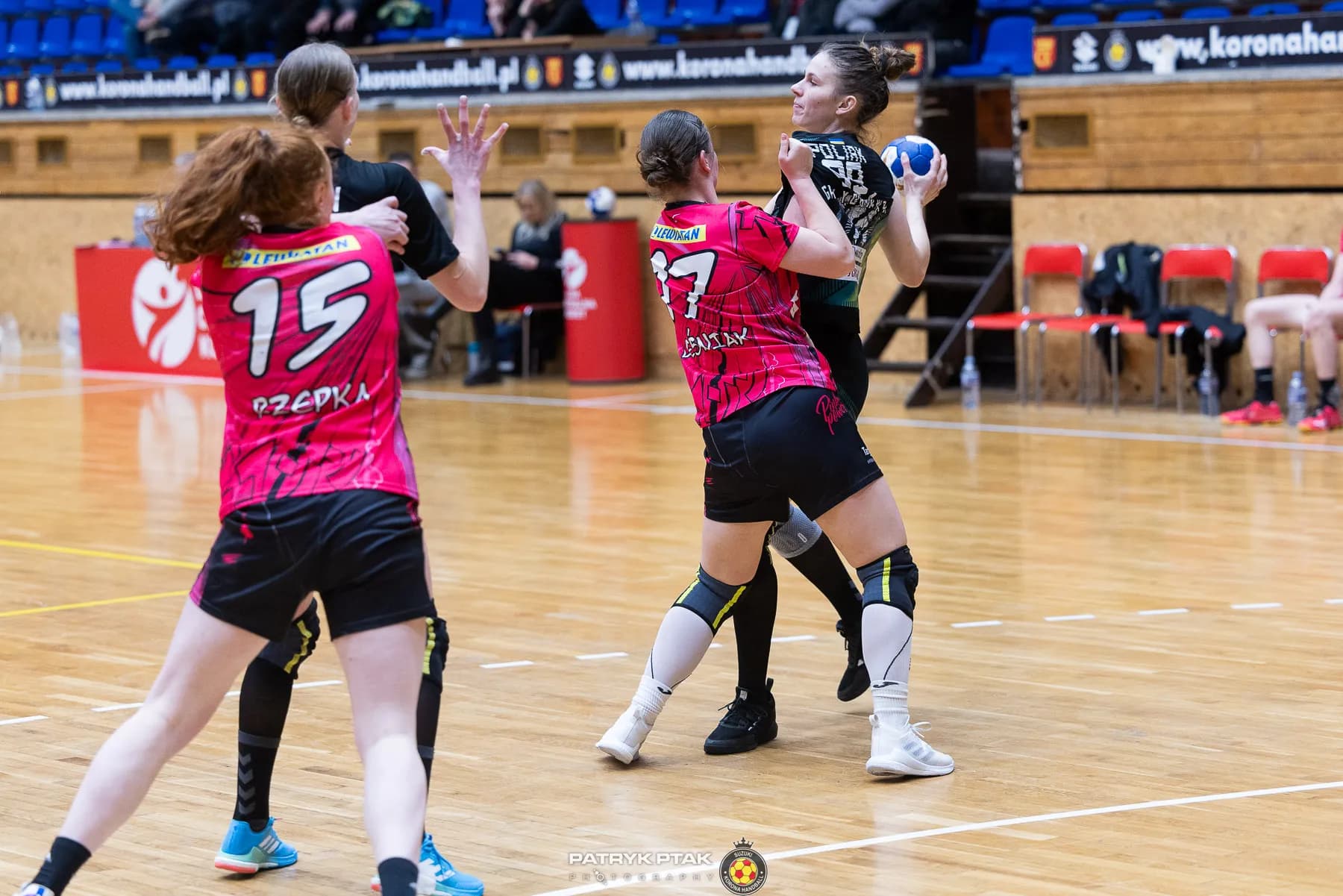 Galeria z meczu Suzuki Korona Handball Kielce – Galiczanka Lwów  fot. Patryk Ptak. Dziękujemy