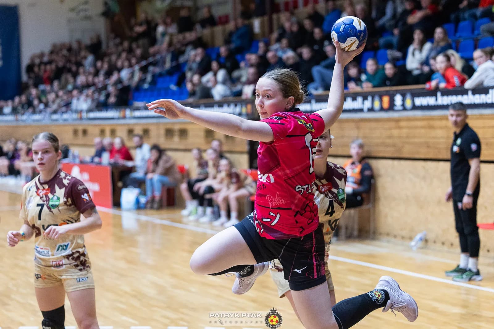 Galeria zdjęć z meczu Suzuki Korona Handball -Elmas-KPS APR Radom,   📷fot. Patryk Ptak