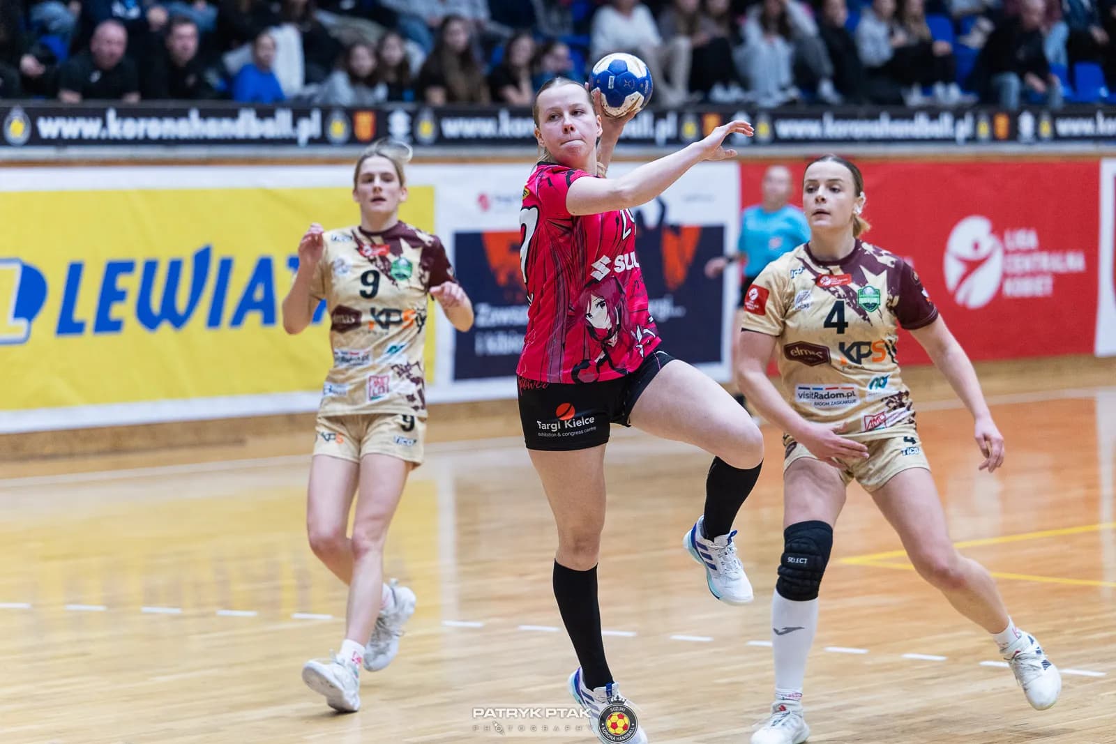 Galeria zdjęć z meczu Suzuki Korona Handball -Elmas-KPS APR Radom,   📷fot. Patryk Ptak