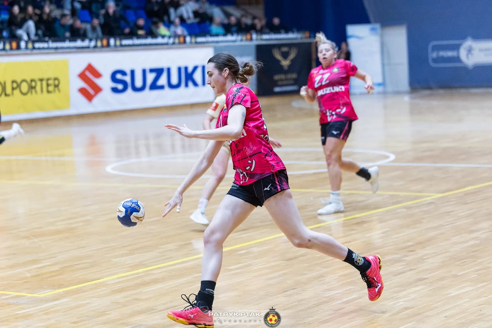 Galeria zdjęć z meczu Suzuki Korona Handball -Elmas-KPS APR Radom,   📷fot. Patryk Ptak