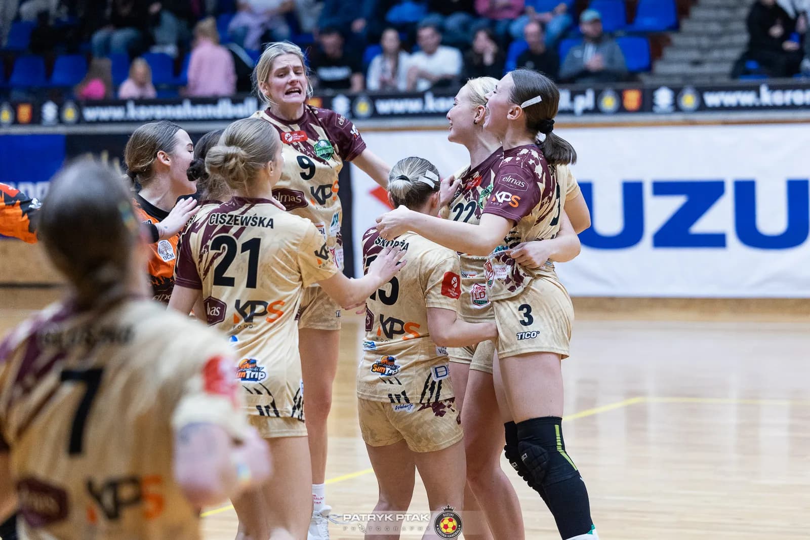 Galeria zdjęć z meczu Suzuki Korona Handball -Elmas-KPS APR Radom,   📷fot. Patryk Ptak