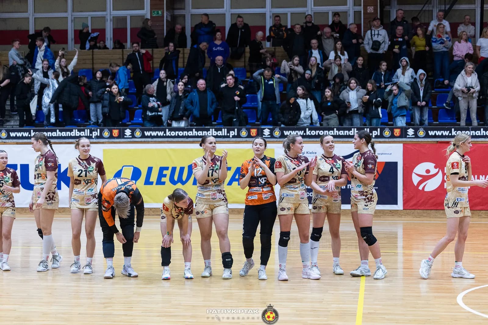 Galeria zdjęć z meczu Suzuki Korona Handball -Elmas-KPS APR Radom,   📷fot. Patryk Ptak