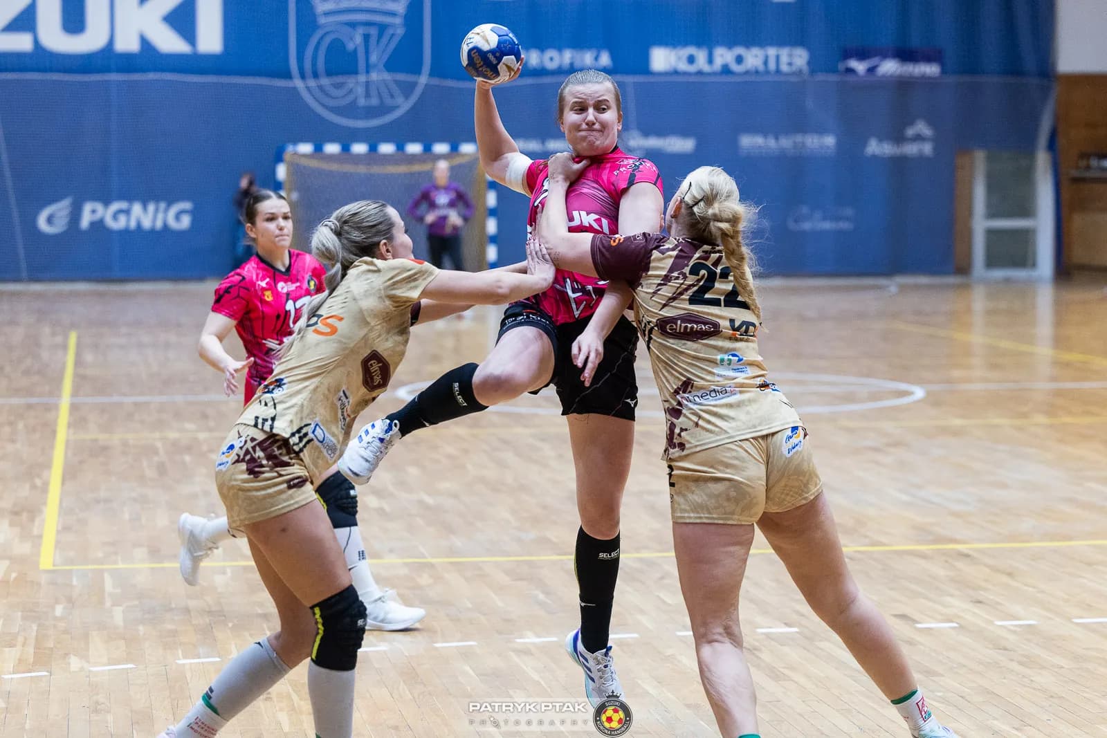 Galeria zdjęć z meczu Suzuki Korona Handball -Elmas-KPS APR Radom,   📷fot. Patryk Ptak