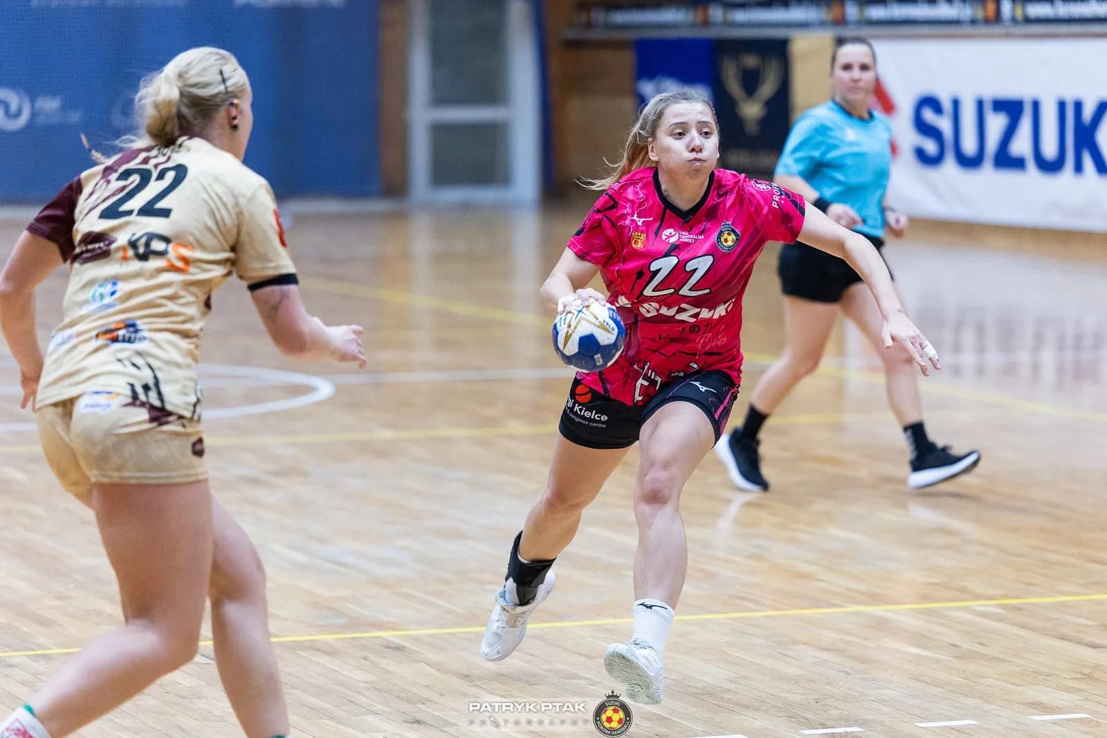 Galeria zdjęć z meczu Suzuki Korona Handball -Elmas-KPS APR Radom,   📷fot. Patryk Ptak