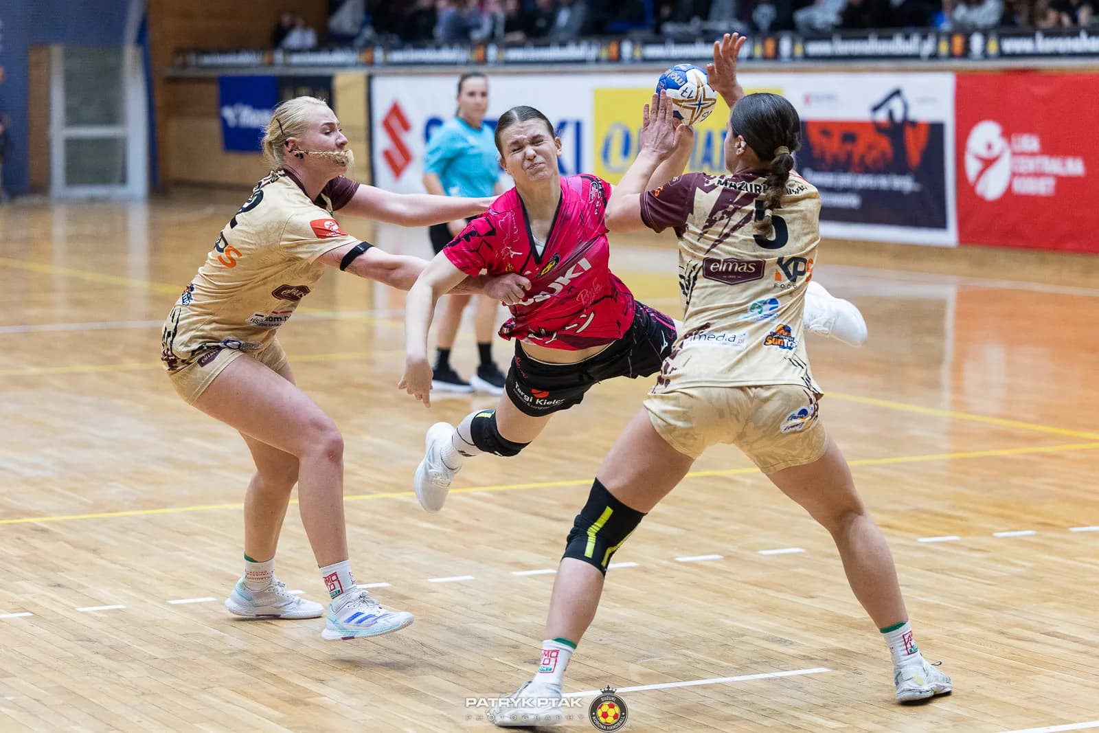 Galeria zdjęć z meczu Suzuki Korona Handball -Elmas-KPS APR Radom,   📷fot. Patryk Ptak