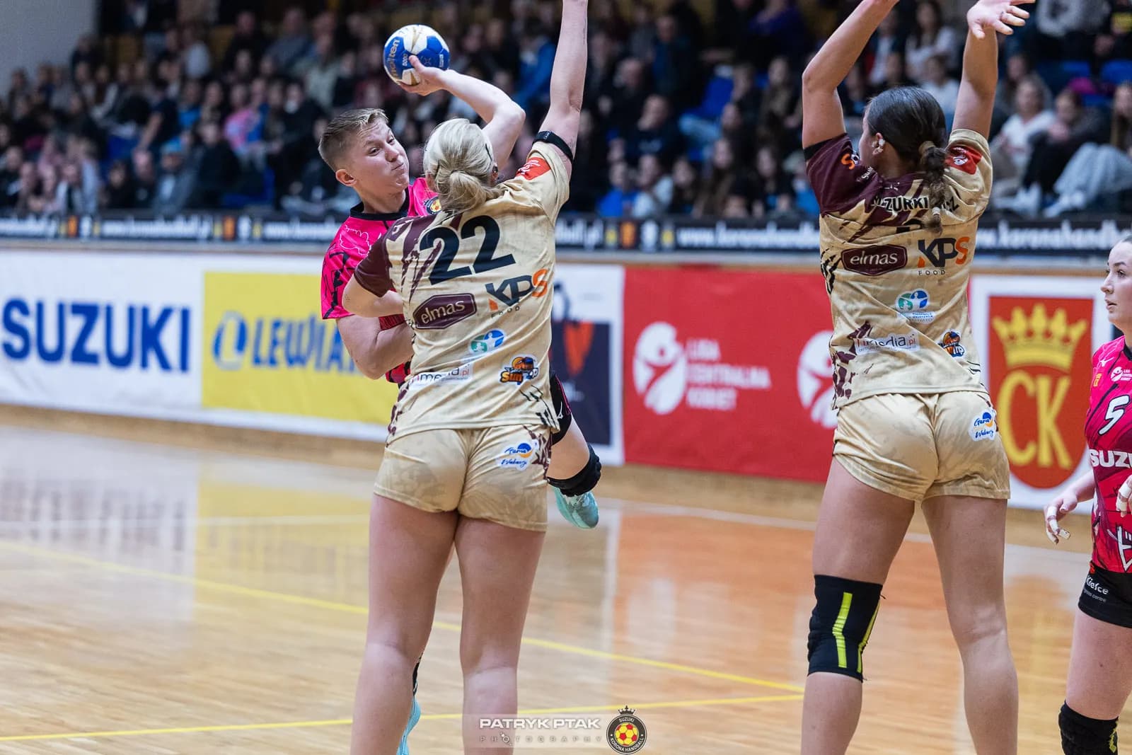 Galeria zdjęć z meczu Suzuki Korona Handball -Elmas-KPS APR Radom,   📷fot. Patryk Ptak