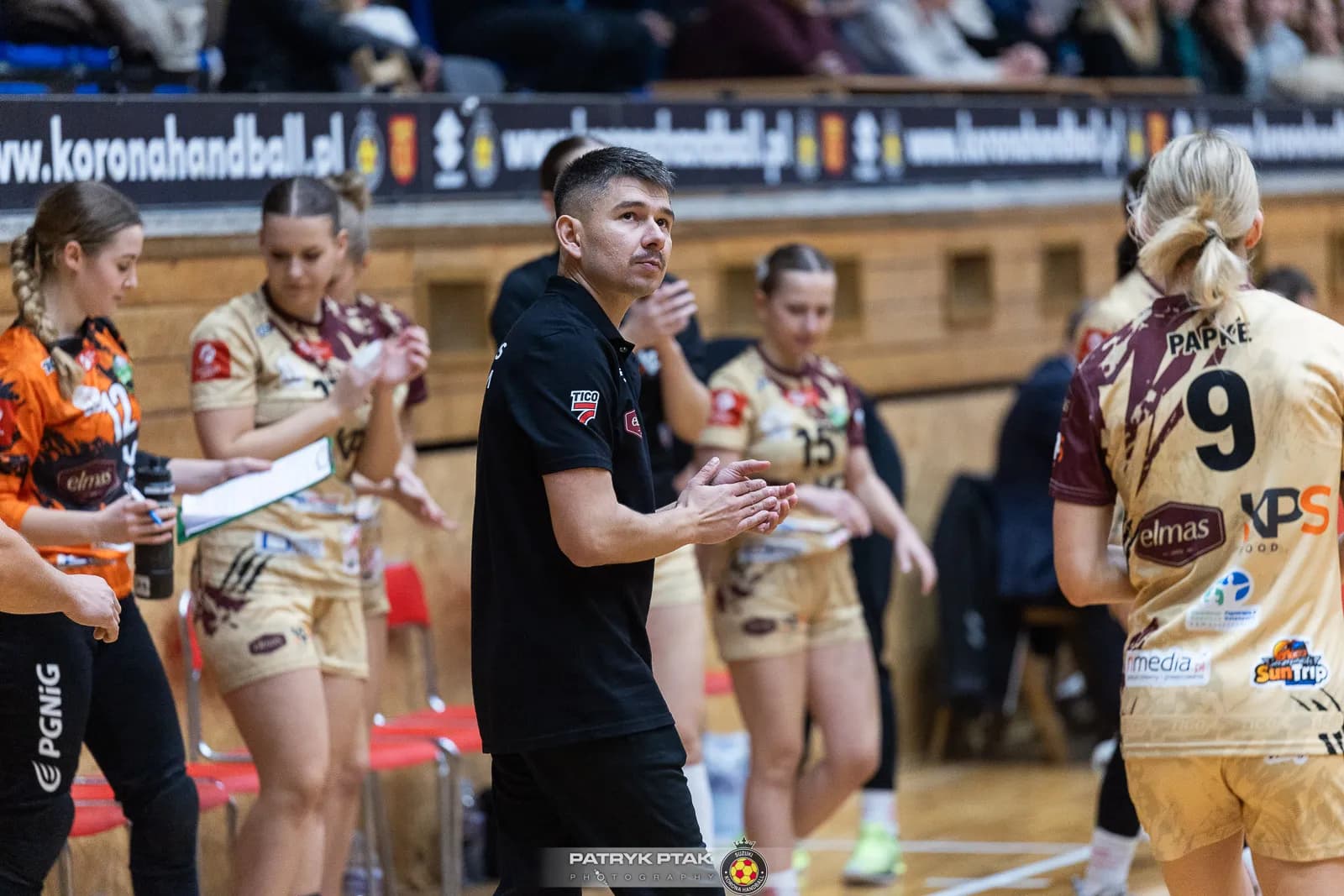 Galeria zdjęć z meczu Suzuki Korona Handball -Elmas-KPS APR Radom,   📷fot. Patryk Ptak