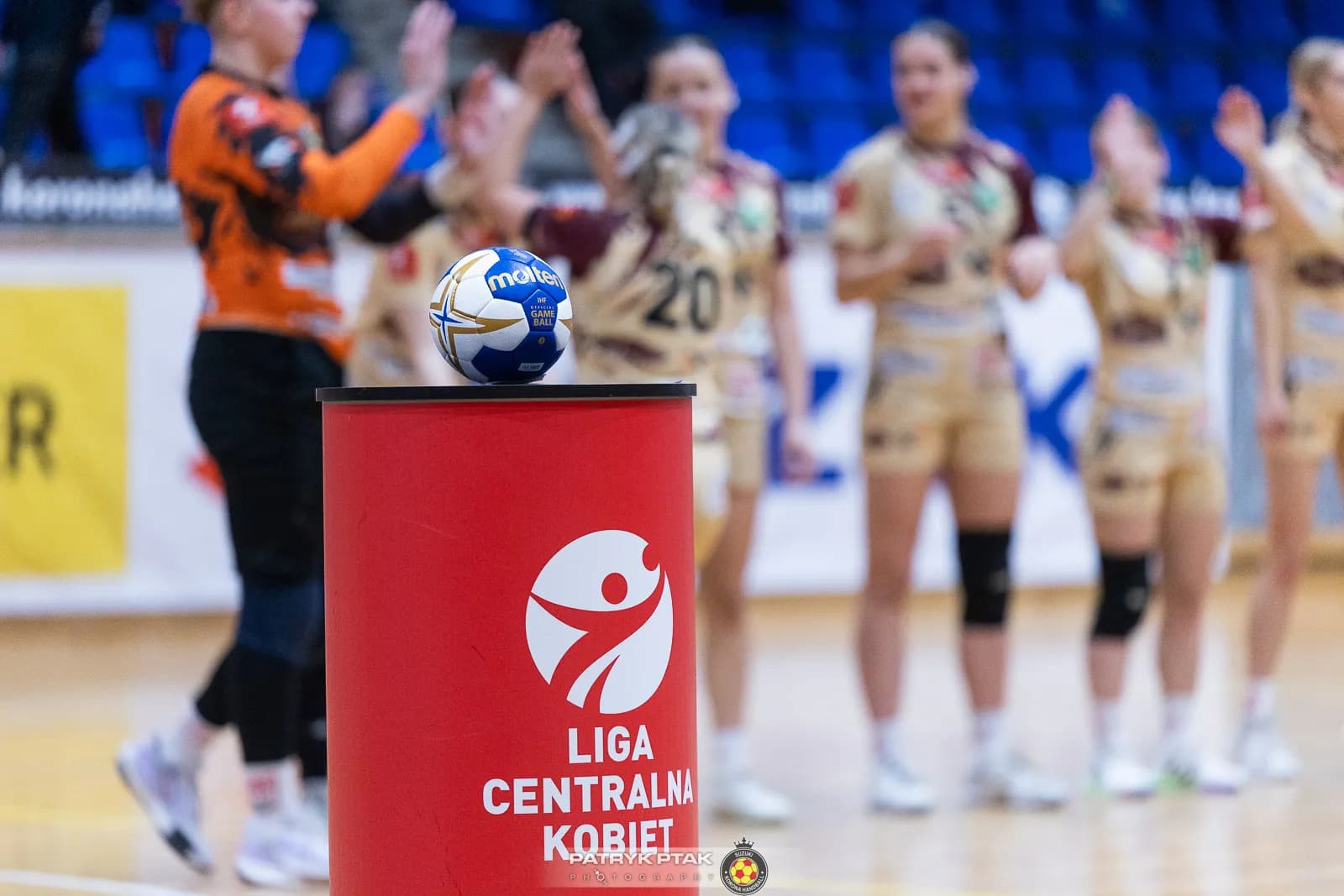 Galeria zdjęć z meczu Suzuki Korona Handball -Elmas-KPS APR Radom,   📷fot. Patryk Ptak