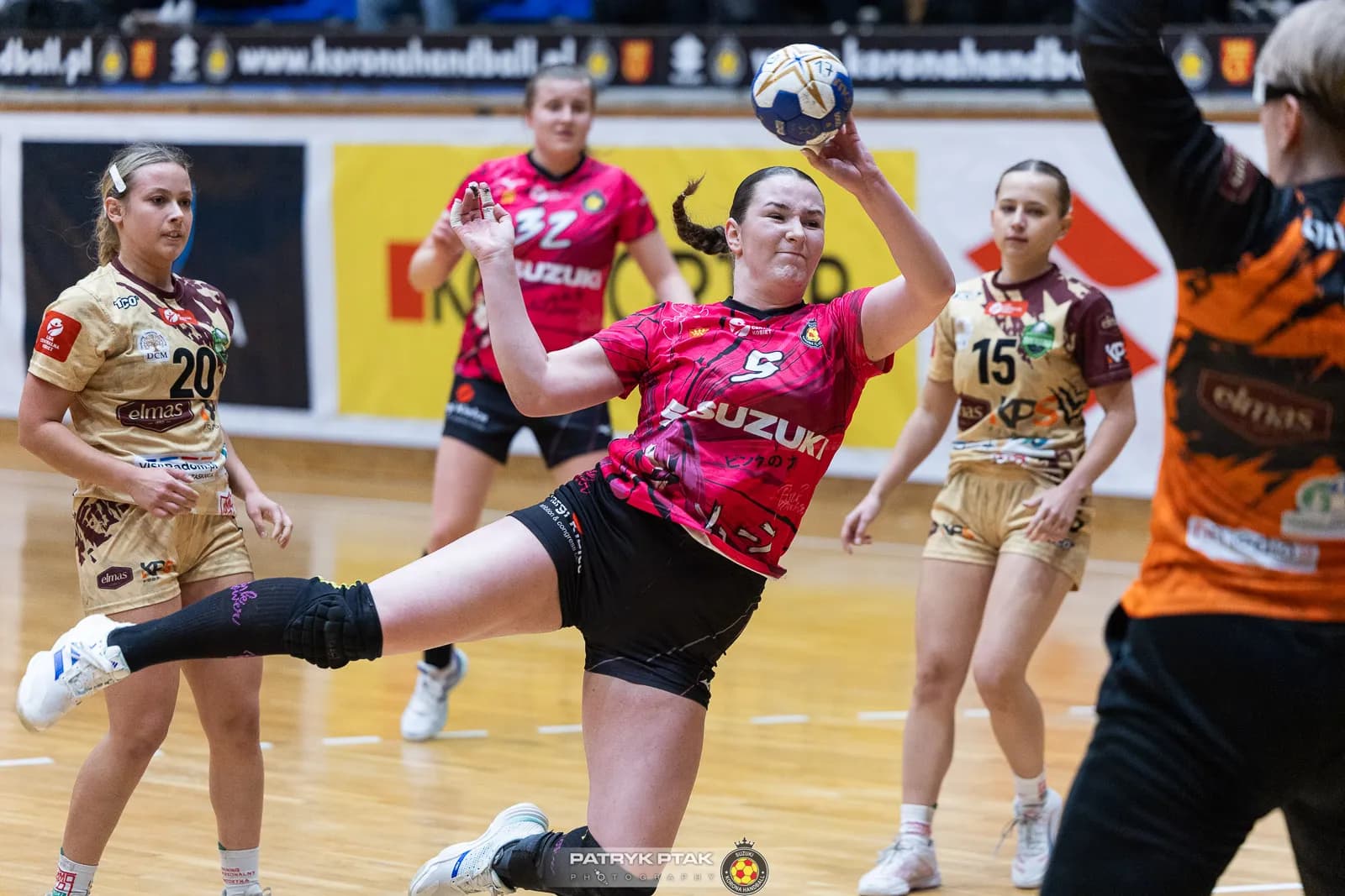 Galeria zdjęć z meczu Suzuki Korona Handball -Elmas-KPS APR Radom,   📷fot. Patryk Ptak
