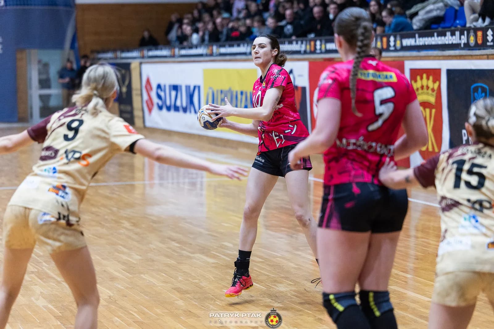 Galeria zdjęć z meczu Suzuki Korona Handball -Elmas-KPS APR Radom,   📷fot. Patryk Ptak
