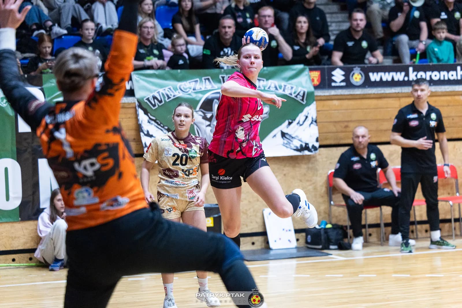 Galeria zdjęć z meczu Suzuki Korona Handball -Elmas-KPS APR Radom,   📷fot. Patryk Ptak