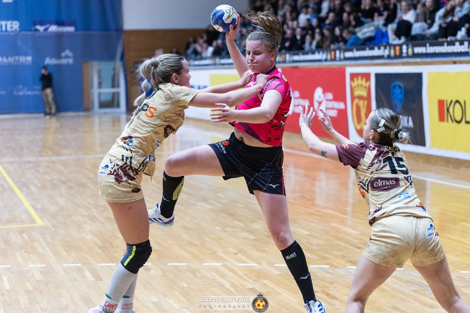 Galeria zdjęć z meczu Suzuki Korona Handball -Elmas-KPS APR Radom,   📷fot. Patryk Ptak
