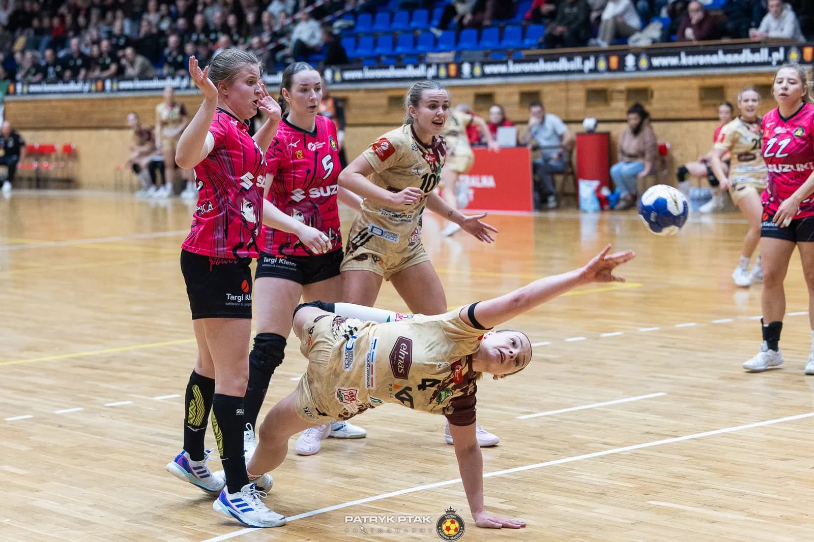 Galeria zdjęć z meczu Suzuki Korona Handball -Elmas-KPS APR Radom,   📷fot. Patryk Ptak