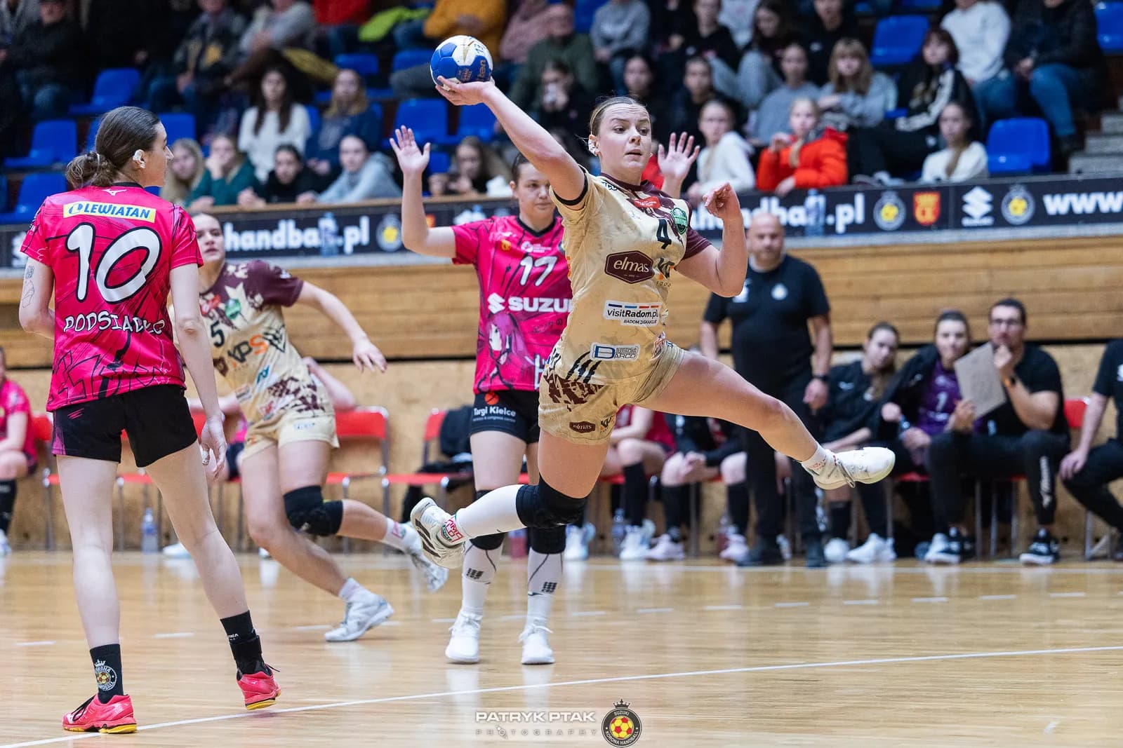 Galeria zdjęć z meczu Suzuki Korona Handball -Elmas-KPS APR Radom,   📷fot. Patryk Ptak