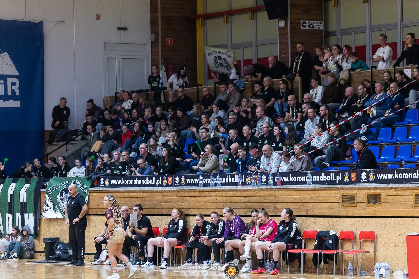 Galeria zdjęć z meczu Suzuki Korona Handball -Elmas-KPS APR Radom,   📷fot. Patryk Ptak