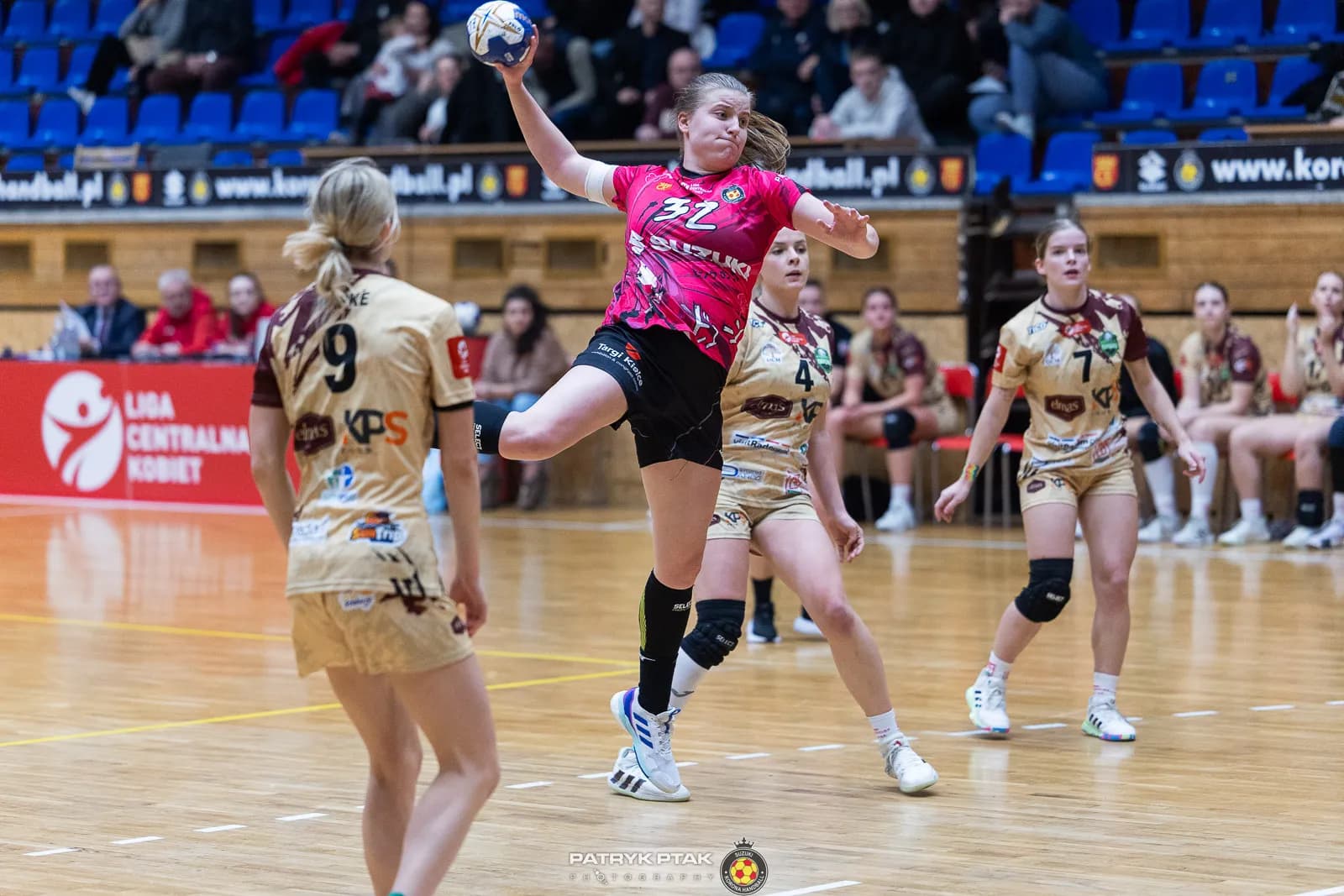 Galeria zdjęć z meczu Suzuki Korona Handball -Elmas-KPS APR Radom,   📷fot. Patryk Ptak