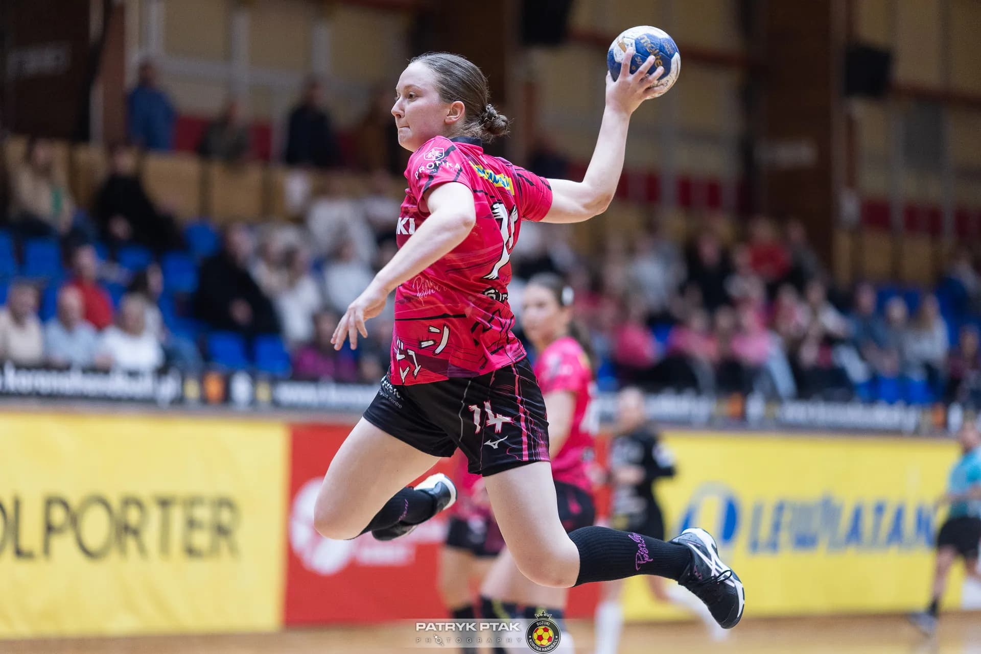 Suzuki Korona Handball Kielce vs UKS Dziewiątka Legnica