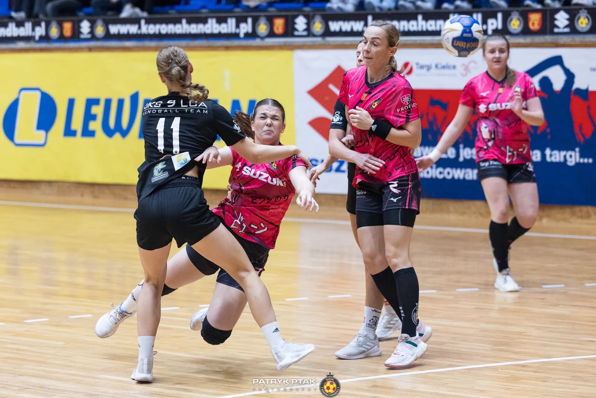 Suzuki Korona Handball Kielce vs UKS Dziewiątka Legnica