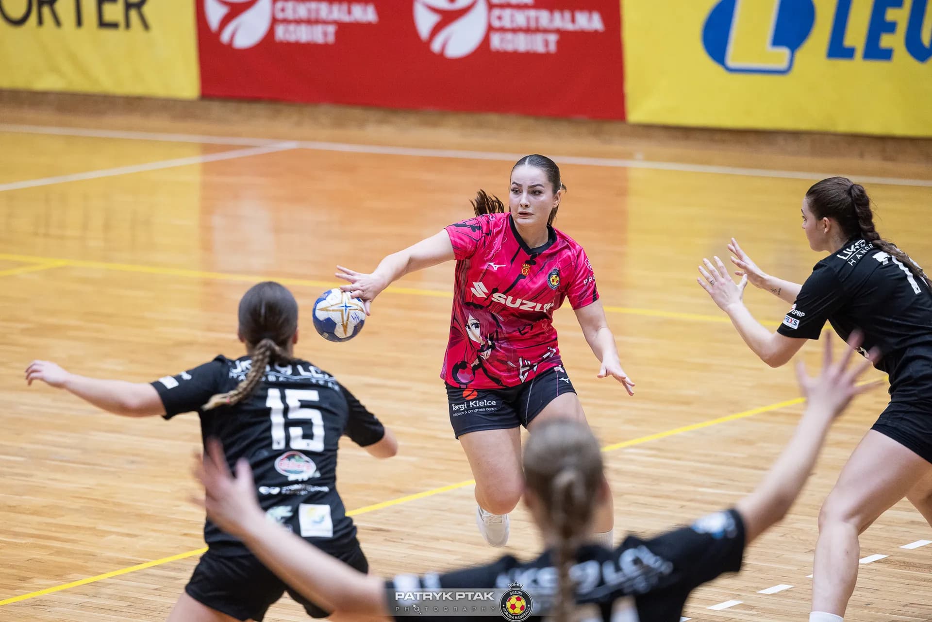 Suzuki Korona Handball Kielce vs UKS Dziewiątka Legnica