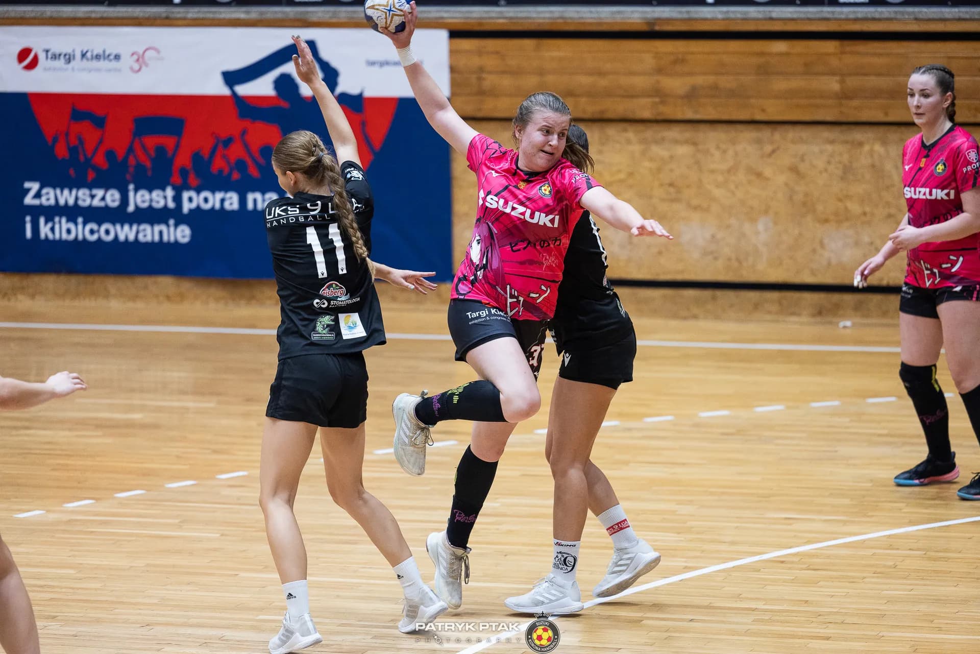 Suzuki Korona Handball Kielce vs UKS Dziewiątka Legnica