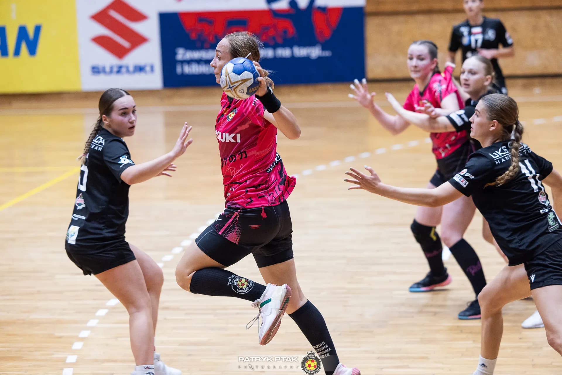 Suzuki Korona Handball Kielce vs UKS Dziewiątka Legnica