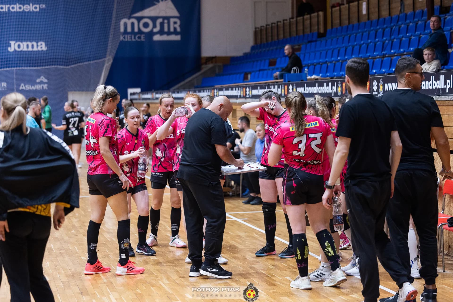 Suzuki Korona Handball Kielce vs UKS Dziewiątka Legnica