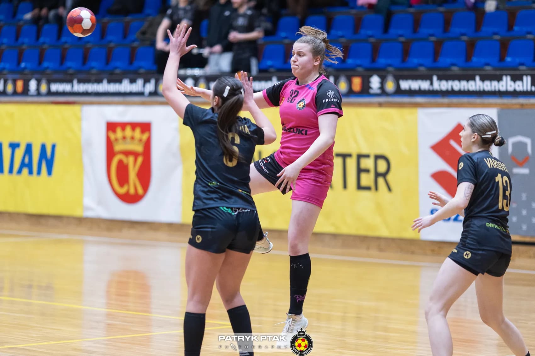 Suzuki Korona Handball Kielce vs UKS Varsovia Warszawa