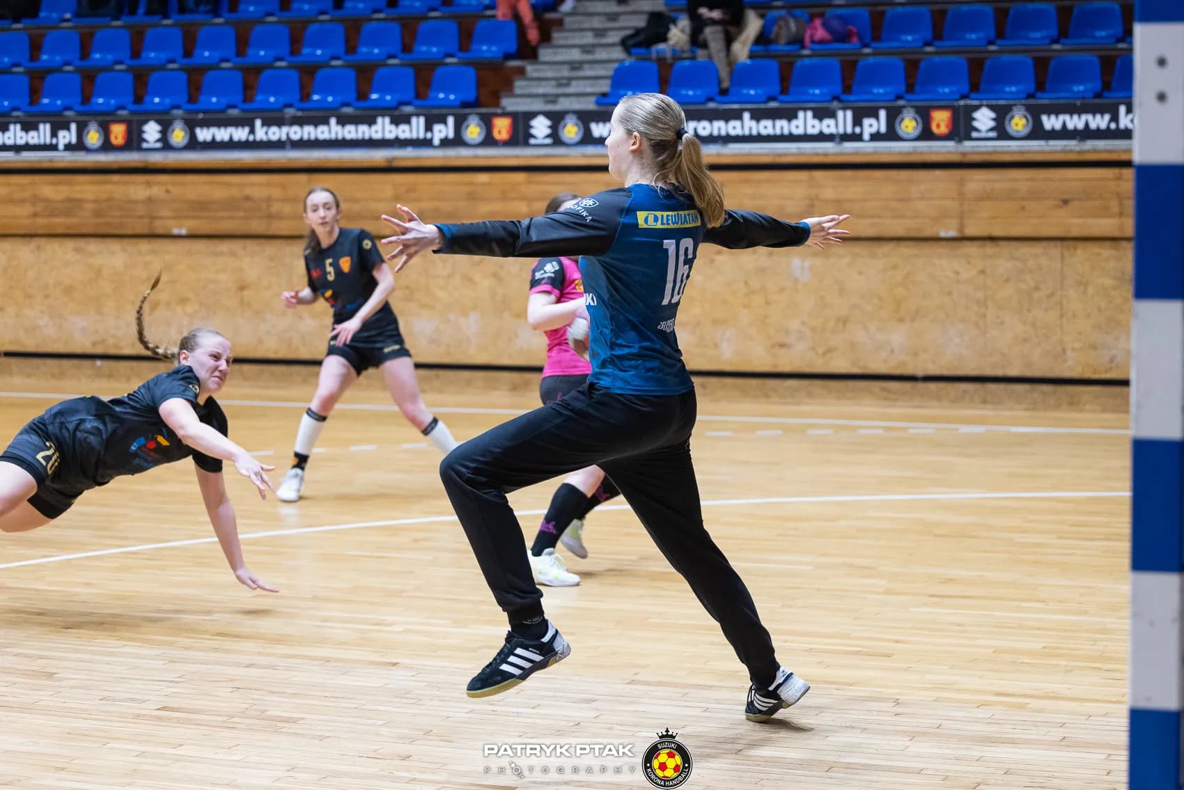 Suzuki Korona Handball Kielce vs UKS Varsovia Warszawa