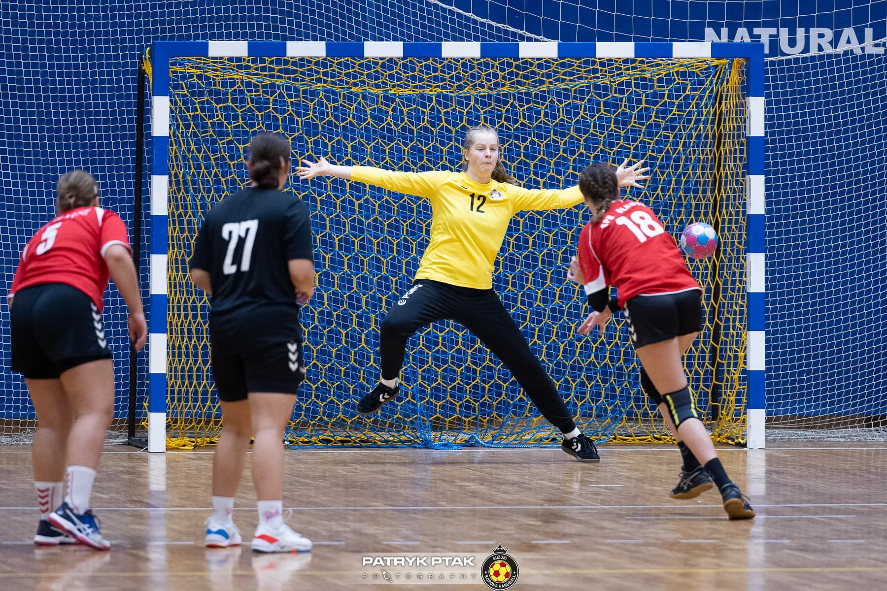 Juniorki młodsze: Korona Handbal Kielce vs. SPR Olkusz