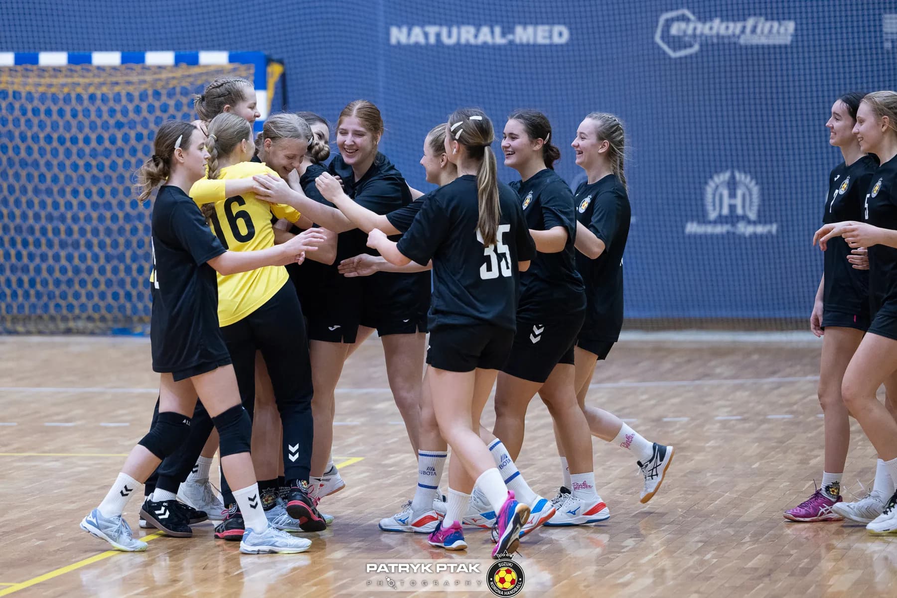 Juniorki młodsze: Korona Handbal Kielce vs. SPR Olkusz