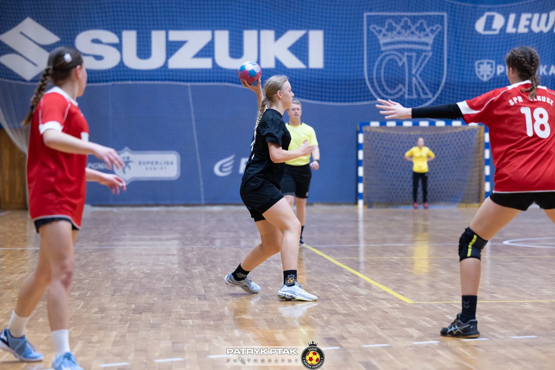 Juniorki młodsze: Korona Handbal Kielce vs. SPR Olkusz