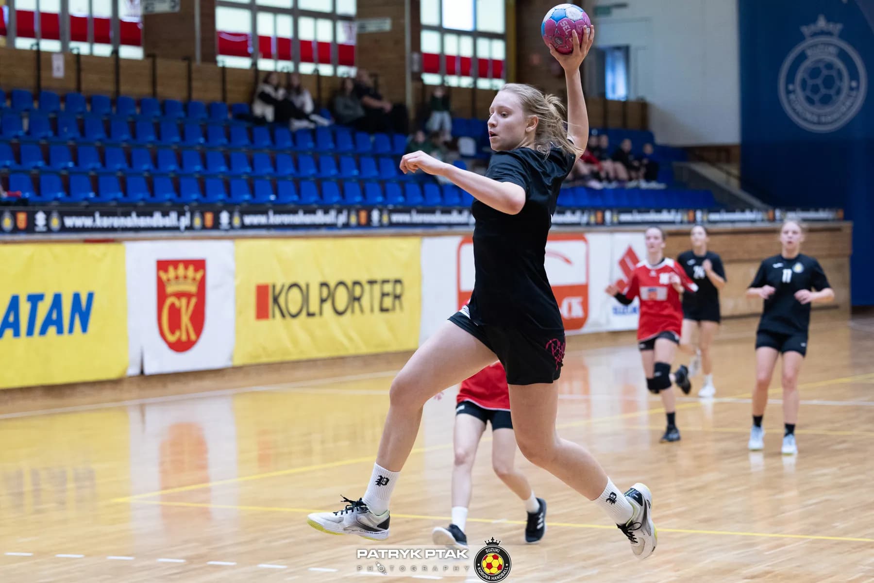 Juniorki młodsze: Korona Handbal Kielce vs. SPR Olkusz