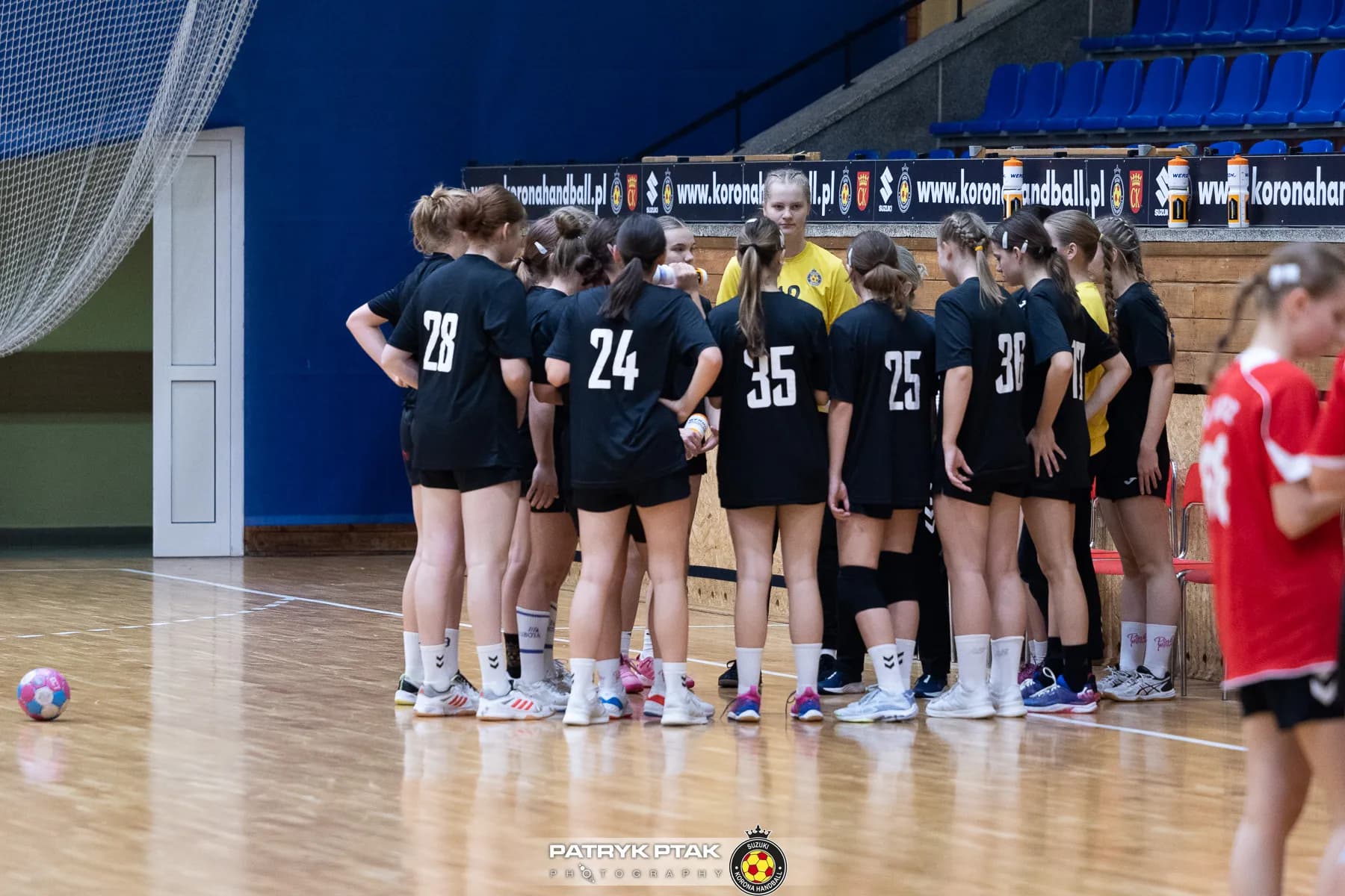 Juniorki młodsze: Korona Handbal Kielce vs. SPR Olkusz