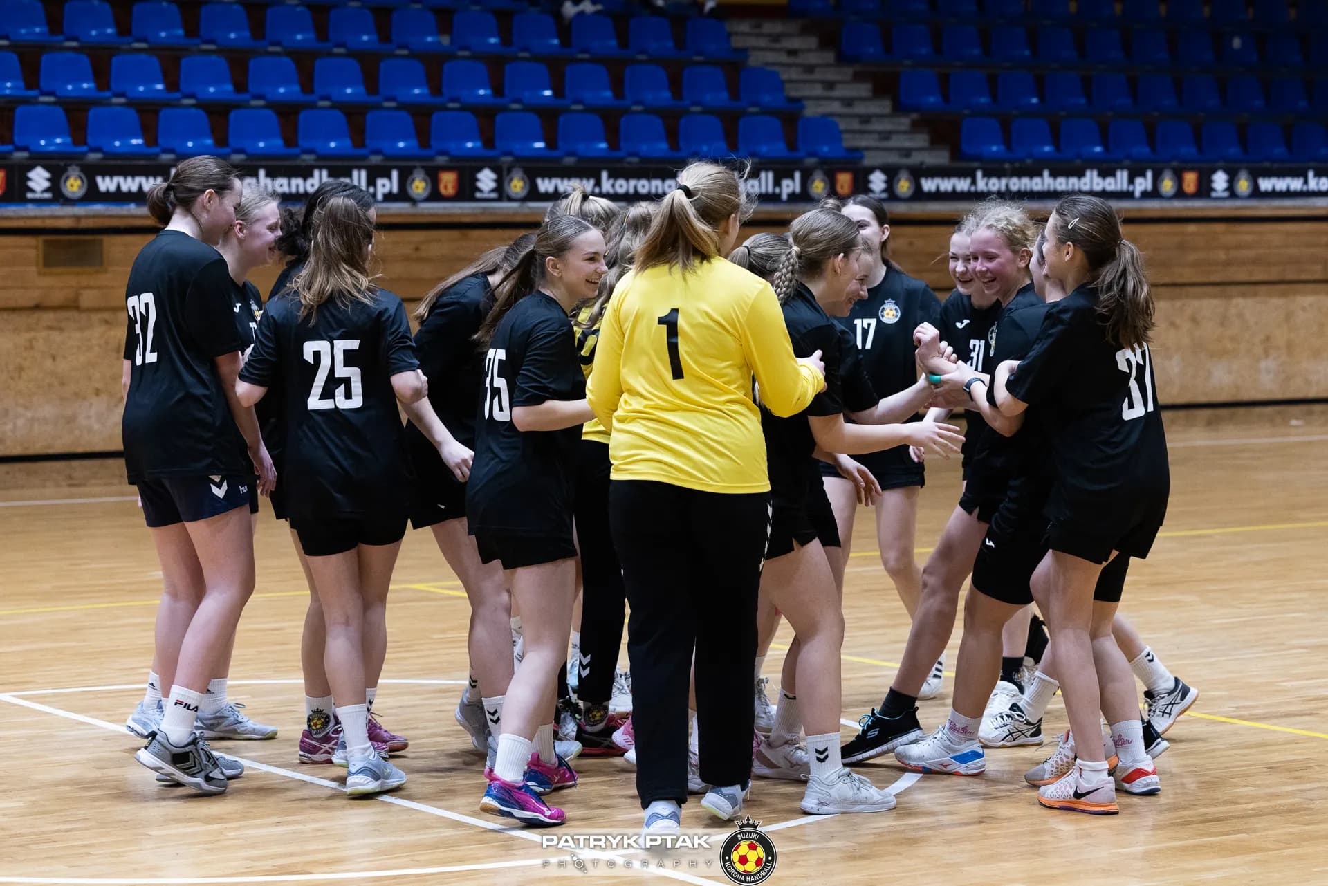 Ferie z piłką ręczną (Juniorki, juniorki młodsze)